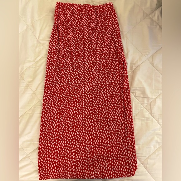 NWOT - ASOS DESIGN Plisse Polka Dot Wrap Midi Skirt - Red - Size 6 - Picture 6 of 9